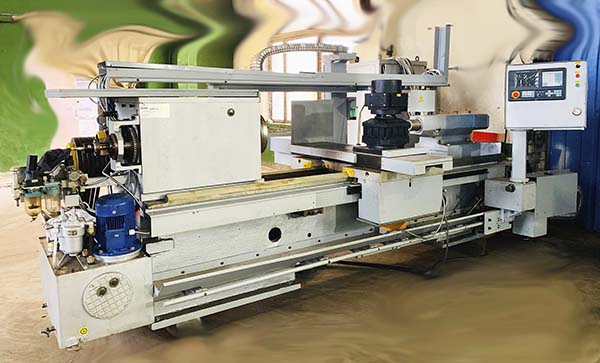 Загальний вигляд токарного верстата з ЧПУ 16М30Ф3 Загальний вигляд токарного верстата з ЧПУ 16М30Ф3